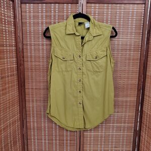 ☆ The North Face Green Sleeveless Button Up Utility Shirt Size Medium